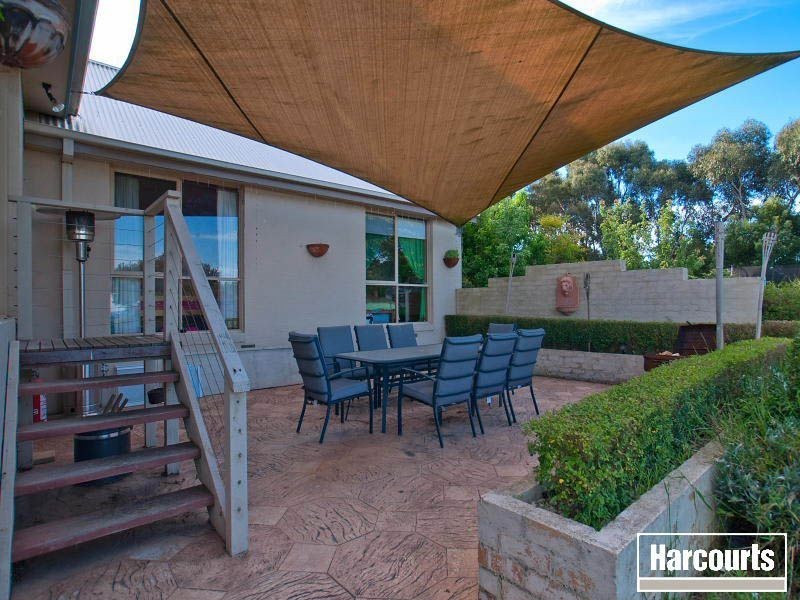 8 Sandstone Island Circle, Bittern VIC 3918