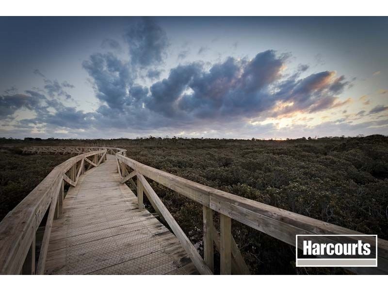 52 Warranqite Cres, Hastings VIC 3915