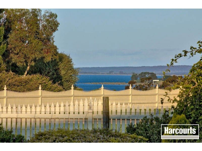 13 Sandstone Island Circle, Bittern VIC 3918