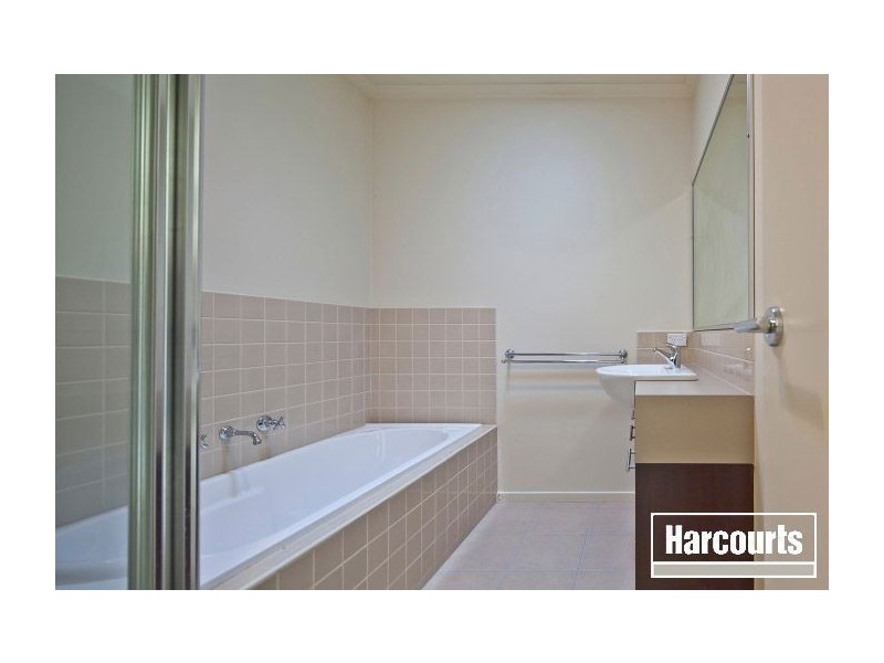 2/17 Douglas Street, Hastings VIC 3915