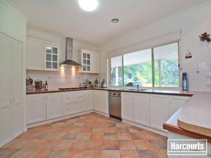 16 Messines Road, Bittern VIC 3918