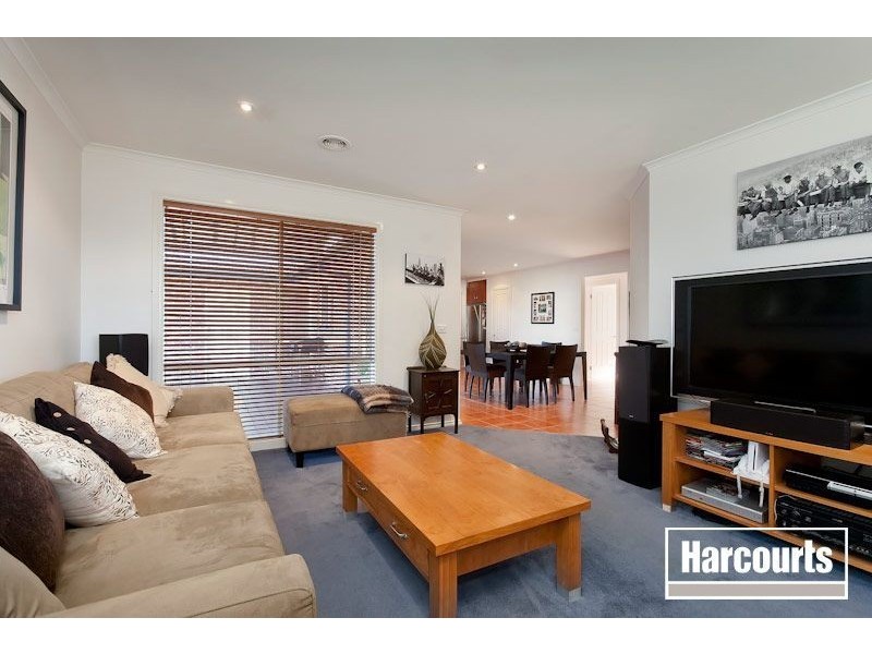 27 Matthew Circuit, Hastings VIC 3915
