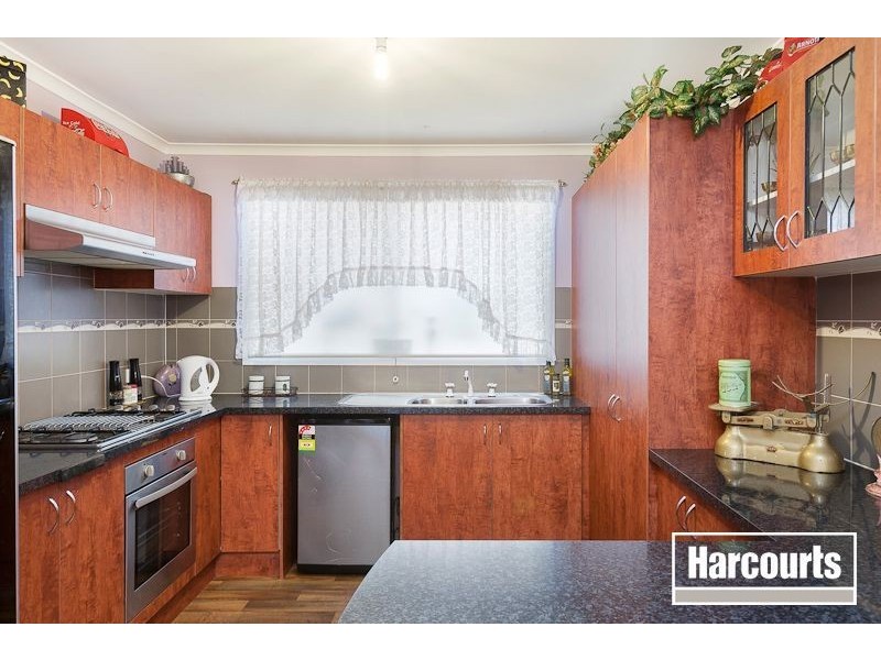 16 Von Nida Drive, Cranbourne North VIC 3977