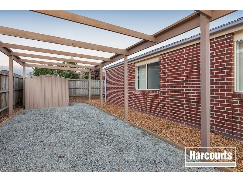 16 Von Nida Drive, Cranbourne North VIC 3977