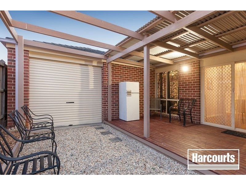 16 Von Nida Drive, Cranbourne North VIC 3977