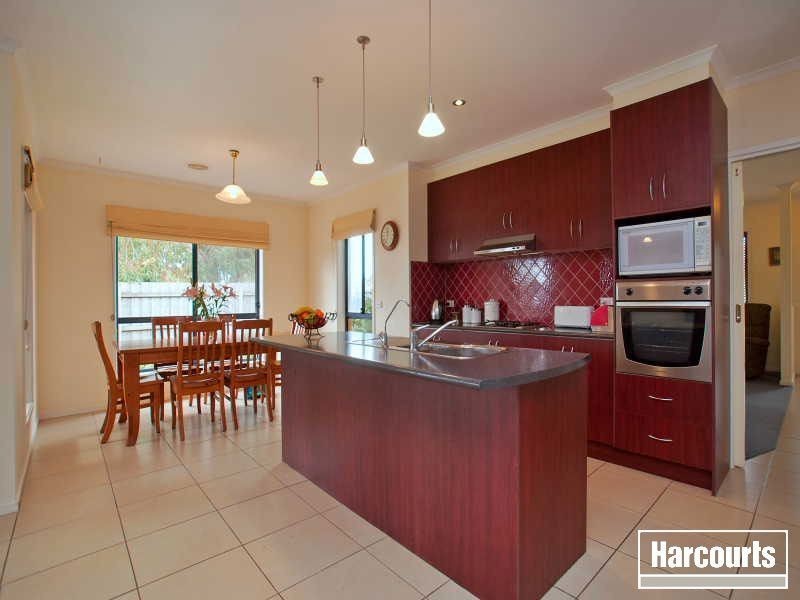 16 Kuan Yin Place, Hastings VIC 3915