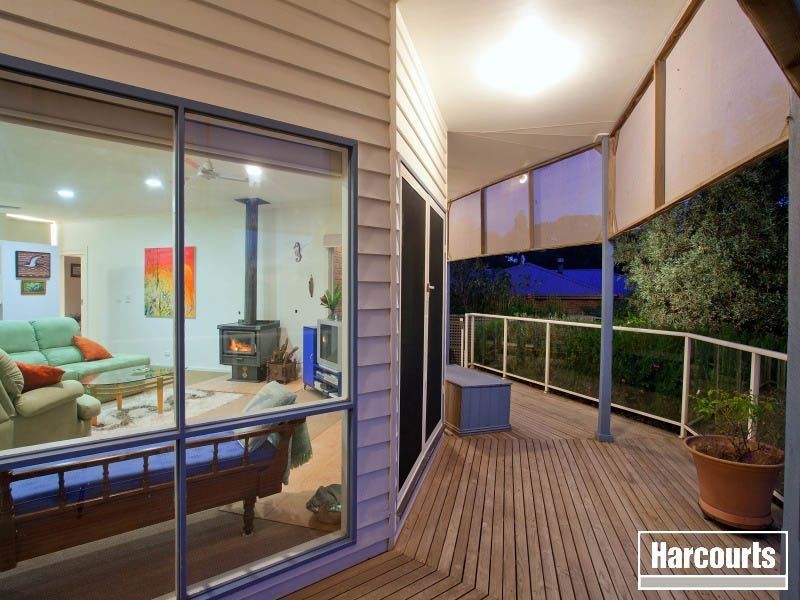 10 Charles Court, Somers VIC 3927