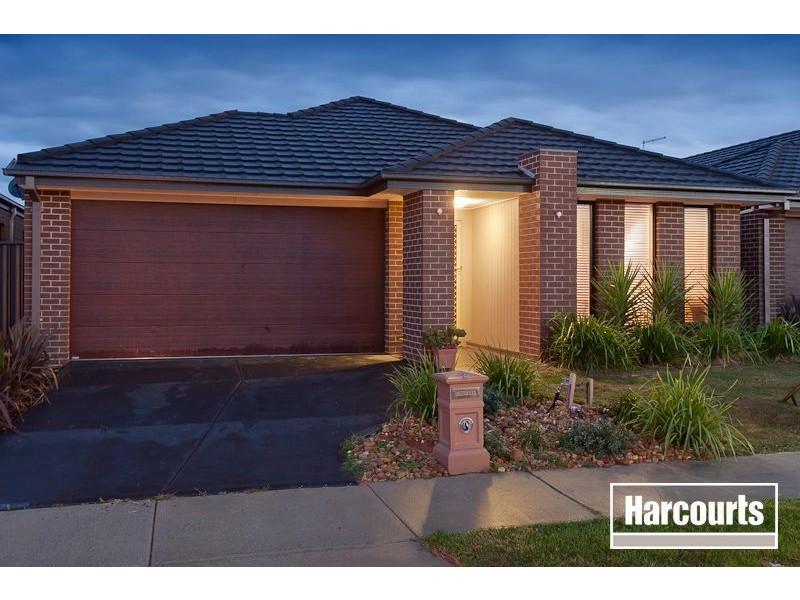 7 Cowes Close, Cranbourne North VIC 3977