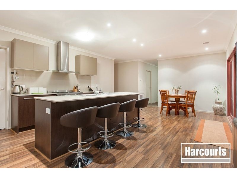 7 Cowes Close, Cranbourne North VIC 3977