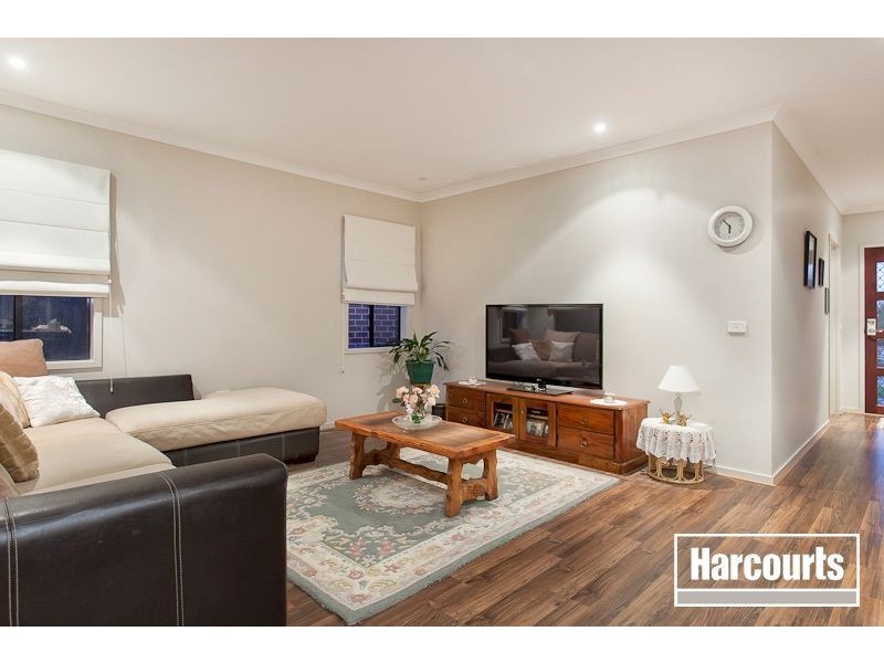 7 Cowes Close, Cranbourne North VIC 3977