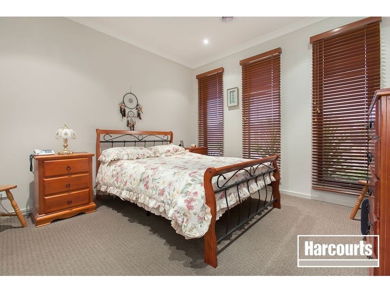 7 Cowes Close, Cranbourne North VIC 3977