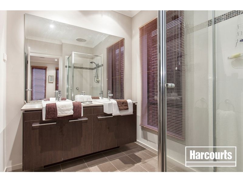 7 Cowes Close, Cranbourne North VIC 3977