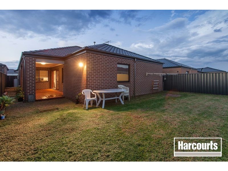 7 Cowes Close, Cranbourne North VIC 3977