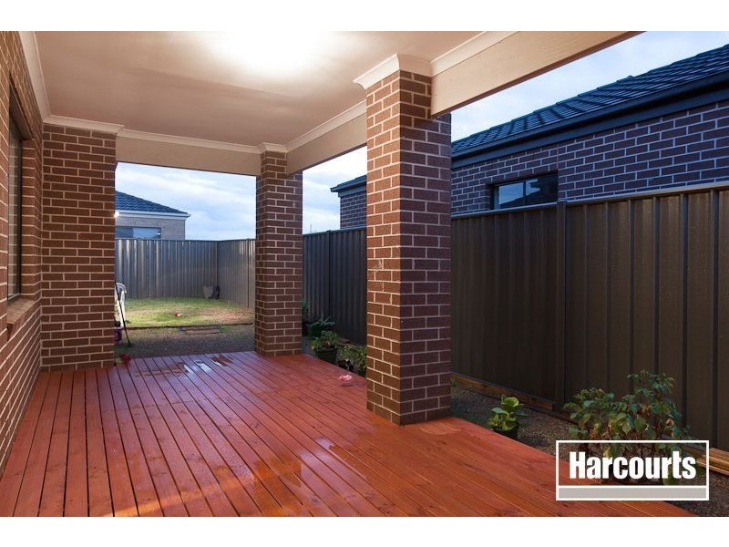 7 Cowes Close, Cranbourne North VIC 3977