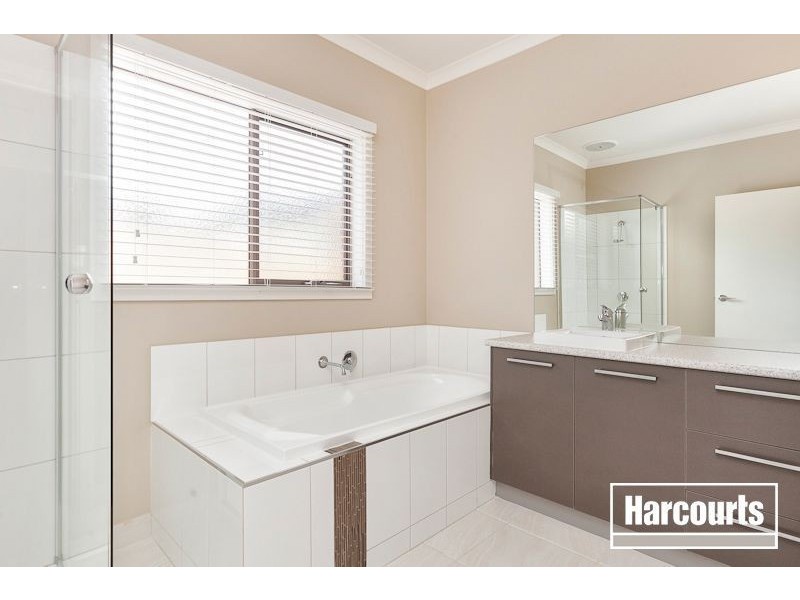 2/8 Melaleuca Drive, Hastings VIC 3915