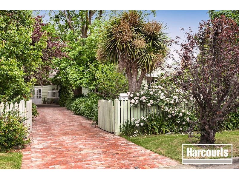 14 Fleetwood Crescent, Frankston South VIC 3199