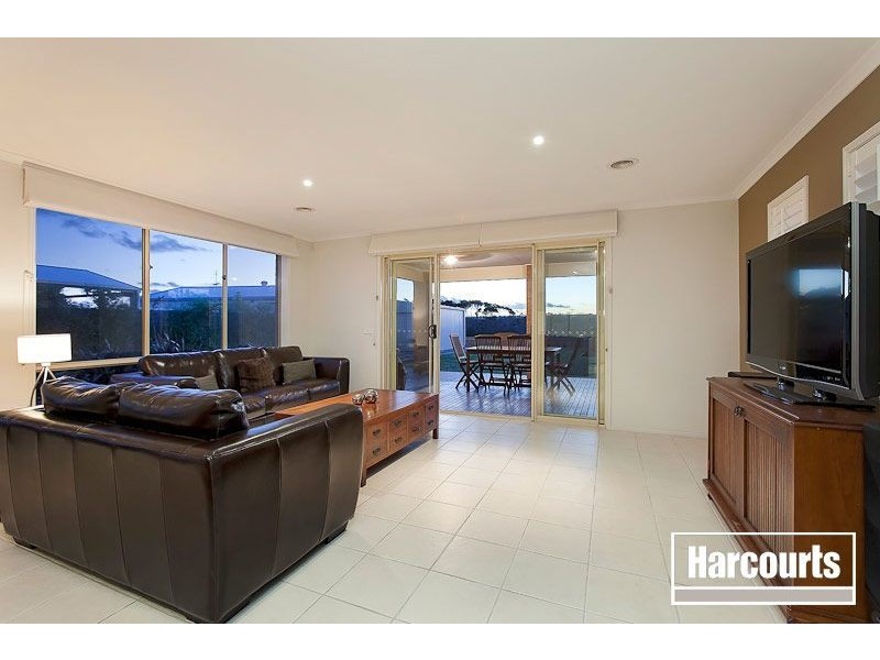 30 Warranqite Crescent, Hastings VIC 3915