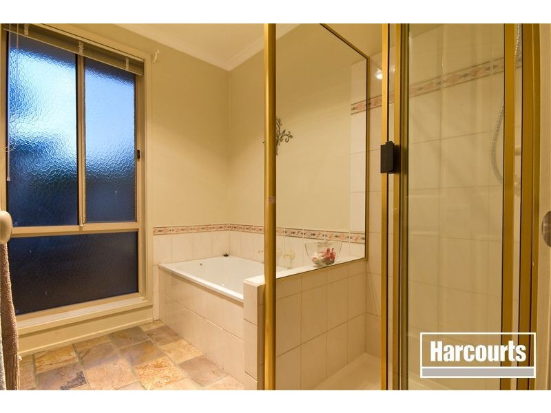 42 Cotoneaster Way, Langwarrin VIC 3910