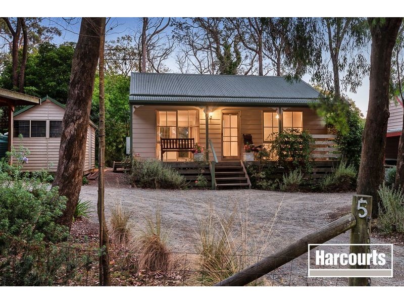 5 Station Road, Red Hill South VIC 3937