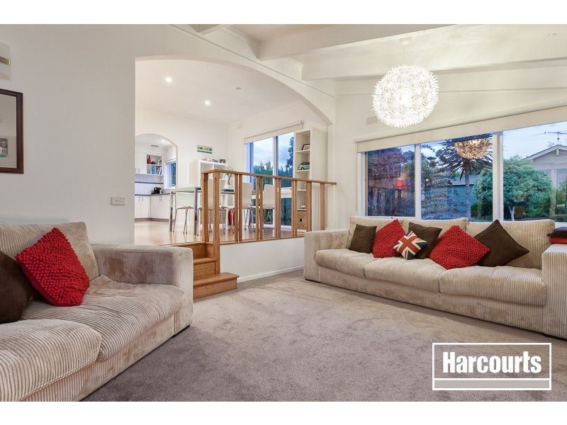 30 Deanswood Drive, Somerville VIC 3912