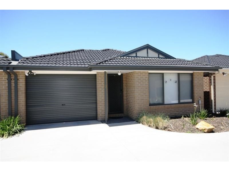 12/10 Kingfisher Court, Hastings VIC 3915