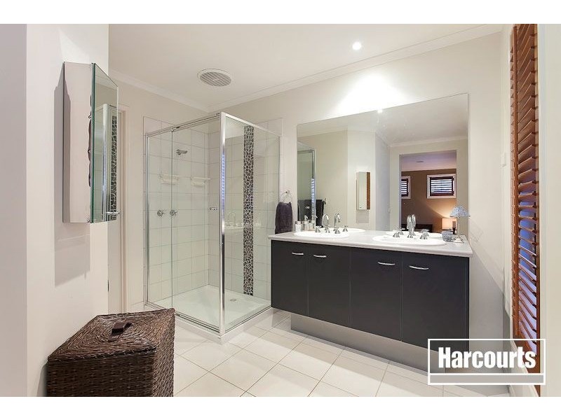 30 Warranqite Crescent, Hastings VIC 3915