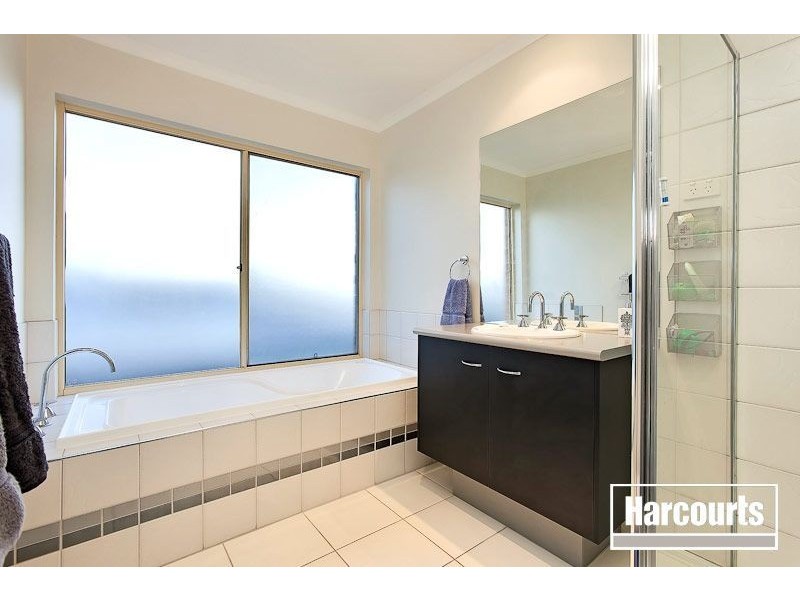 30 Warranqite Crescent, Hastings VIC 3915