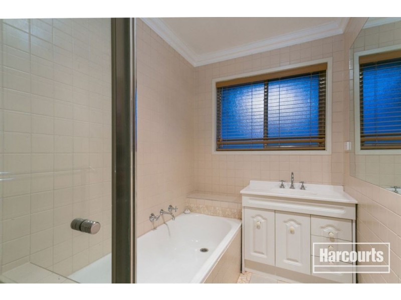 17 Kinlora Drive, Somerville VIC 3912