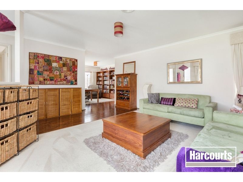 15 Windella Grove, Skye VIC 3977