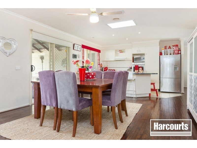 15 Windella Grove, Skye VIC 3977