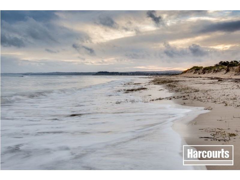 33 Parklands Avenue, Somers VIC 3927