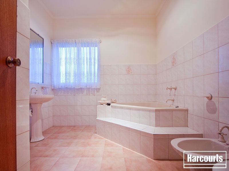 4 Hendersons Road, Bittern VIC 3918