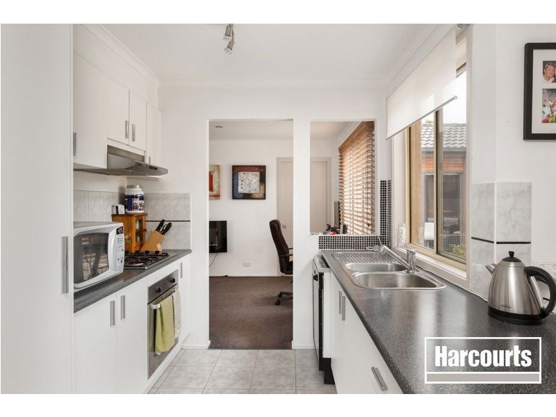 17 Windella Grove, Skye VIC 3977