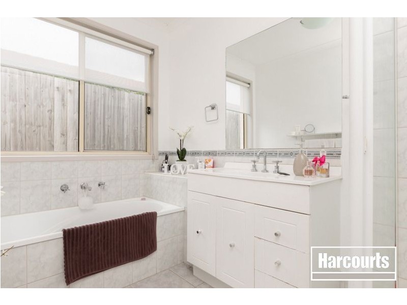 17 Windella Grove, Skye VIC 3977