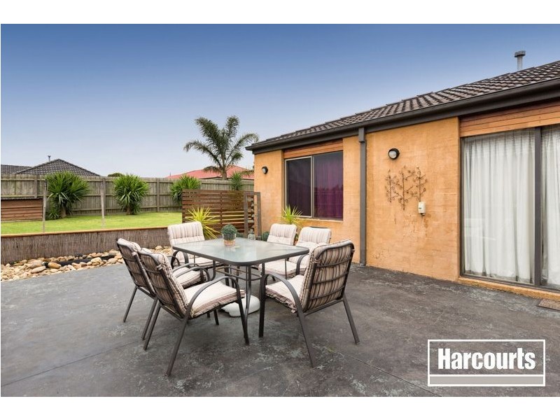 17 Windella Grove, Skye VIC 3977