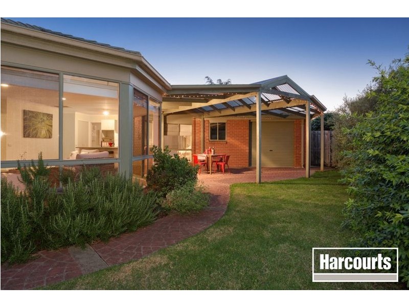 15 Warranqite Crescent, Hastings VIC 3915