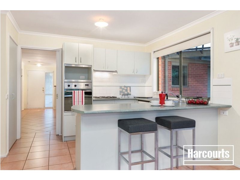 15 Warranqite Crescent, Hastings VIC 3915