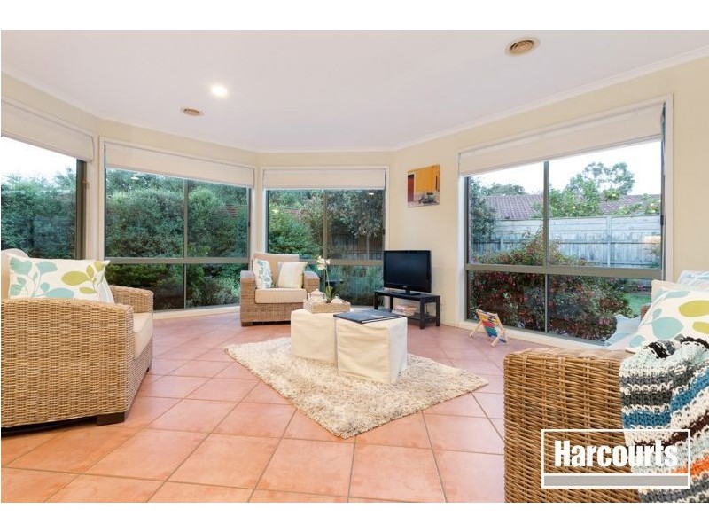 15 Warranqite Crescent, Hastings VIC 3915