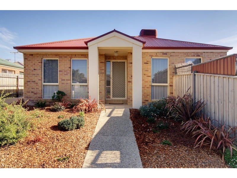 1/2A Simon Street, Hastings VIC 3915