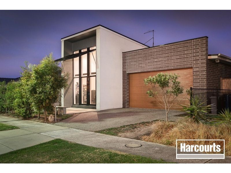 22 Nature Circuit, Cranbourne North VIC 3977