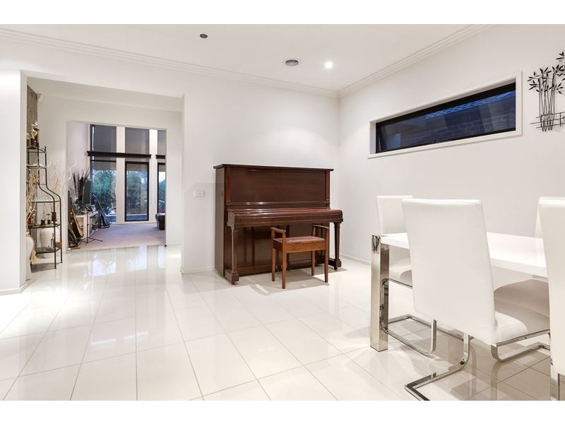 22 Nature Circuit, Cranbourne North VIC 3977