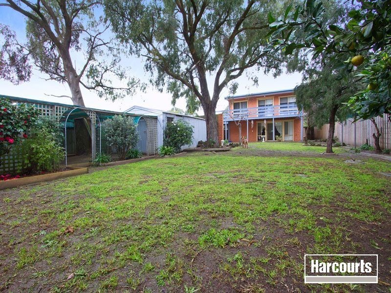 16 Reid Parade, Hastings VIC 3915