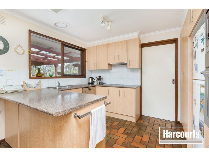 6 Chatswood Ave, Langwarrin VIC 3910