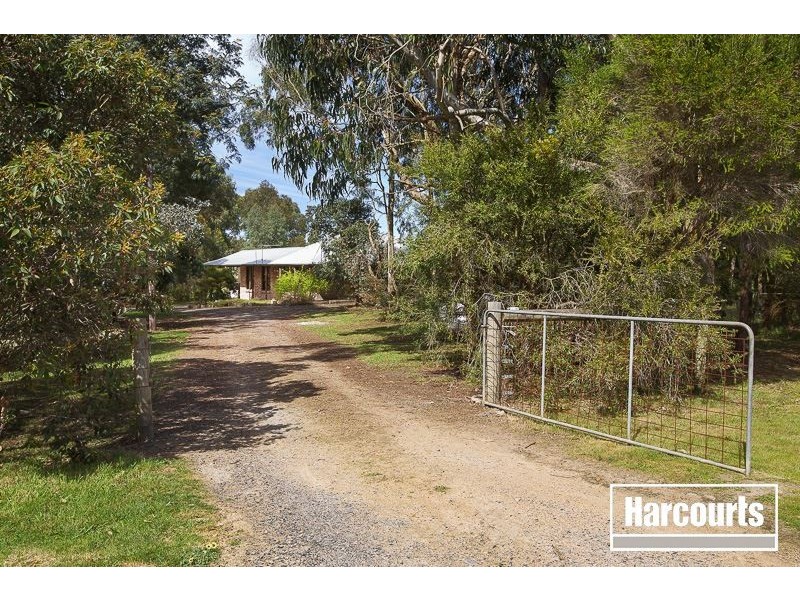 11 Wonderland Avenue, Tuerong VIC 3915