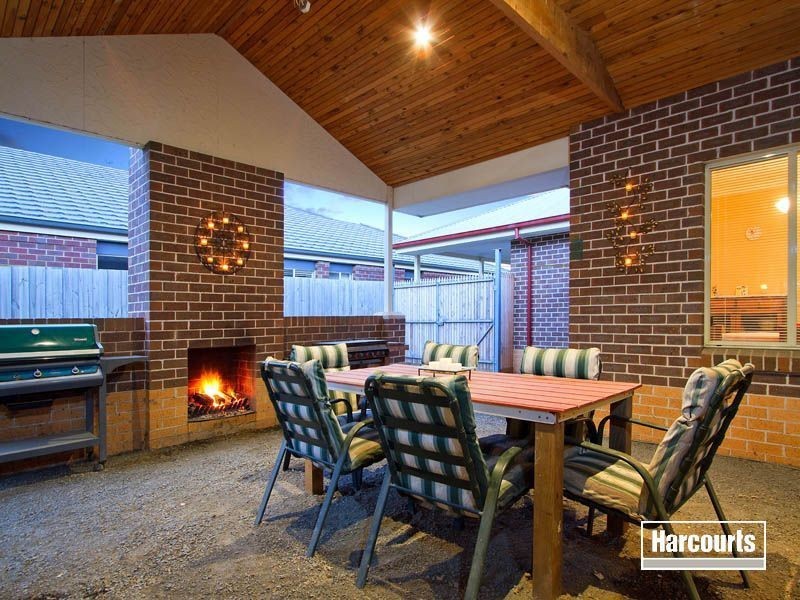 8 Matthew Circuit, Hastings VIC 3915