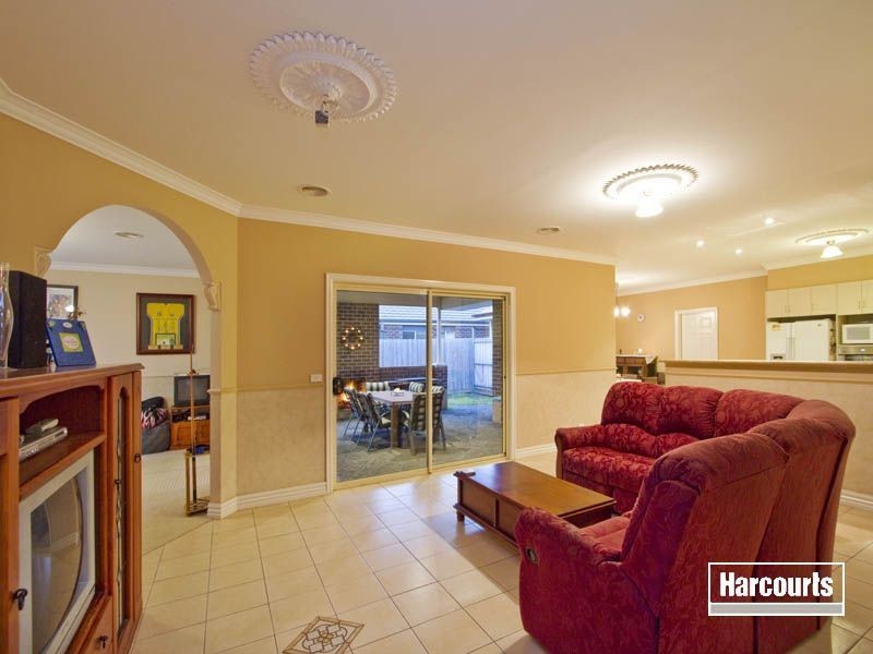 8 Matthew Circuit, Hastings VIC 3915