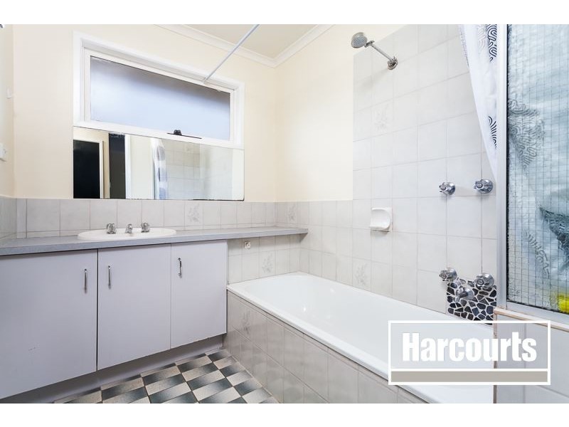 18 Michelle Drive, Hastings VIC 3915