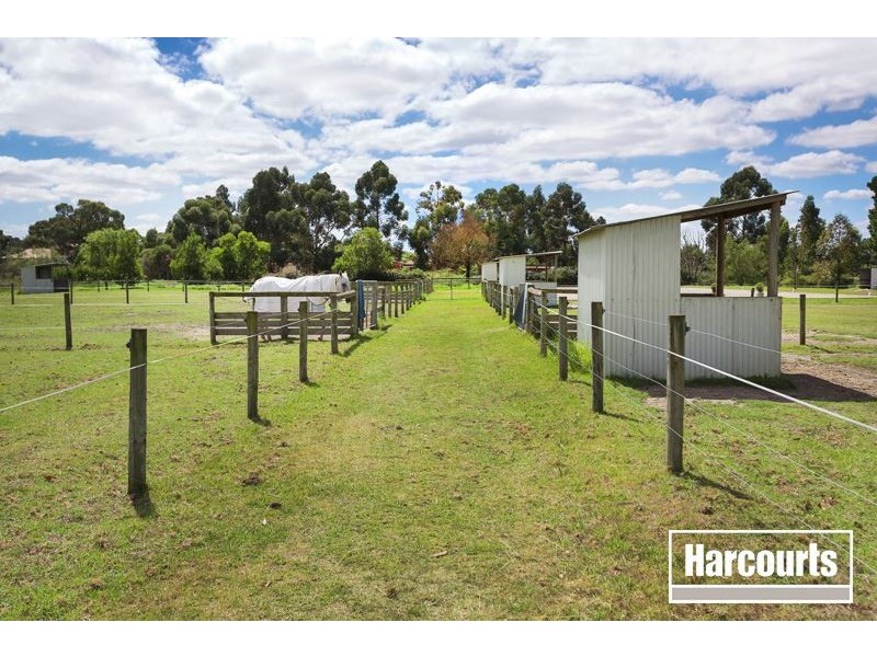 35 Stanley Road, Devon Meadows VIC 3977