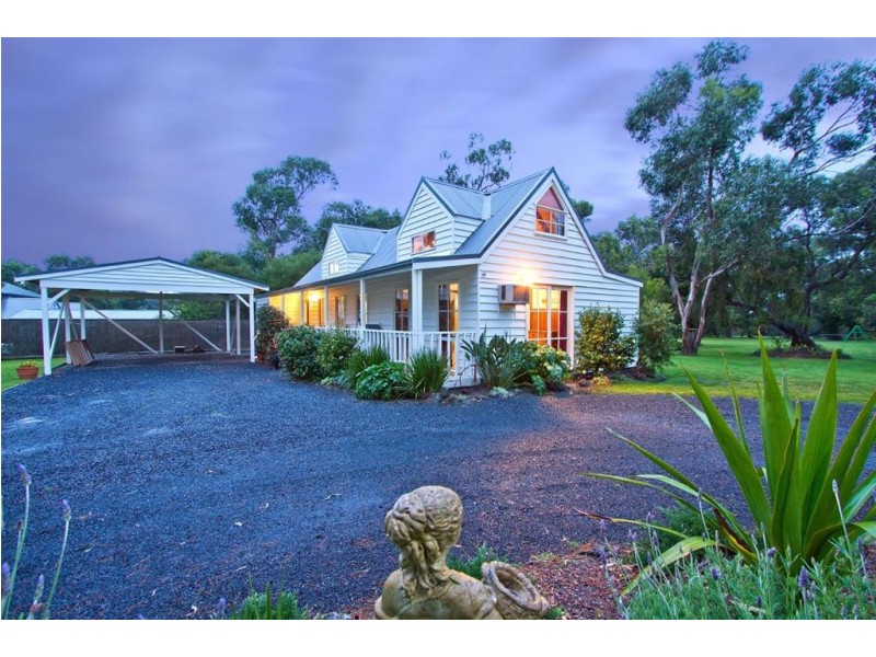 6 Centre Avenue, Bittern VIC 3918