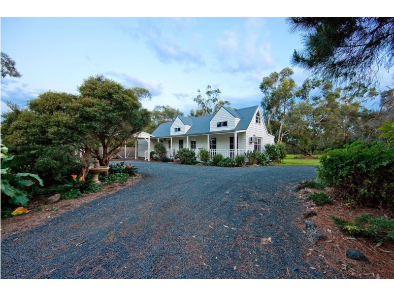 6 Centre Avenue, Bittern VIC 3918